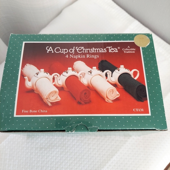 Cup of Christmas Tea Napkin Rings Holders Holly Berry Teapot Shape Bone China - Picture 1 of 11